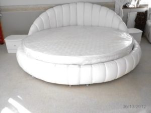 Round bed