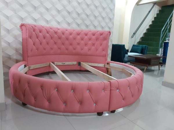 Round bed