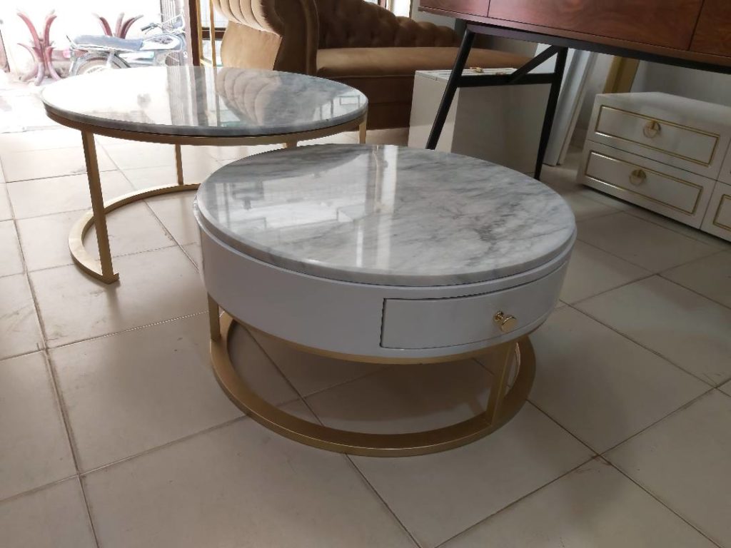 Round marble table