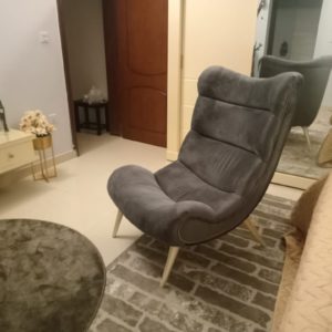 Curvy back chair