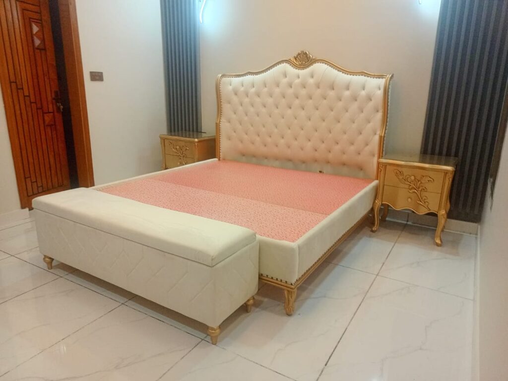 Wooden fabricated bed