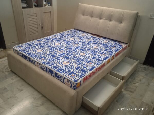Cushion storage bed
