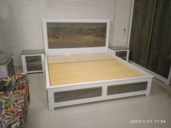 Wooden tactile bed